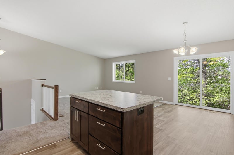 39571 Oak Park Trl, North Branch, MN 55056