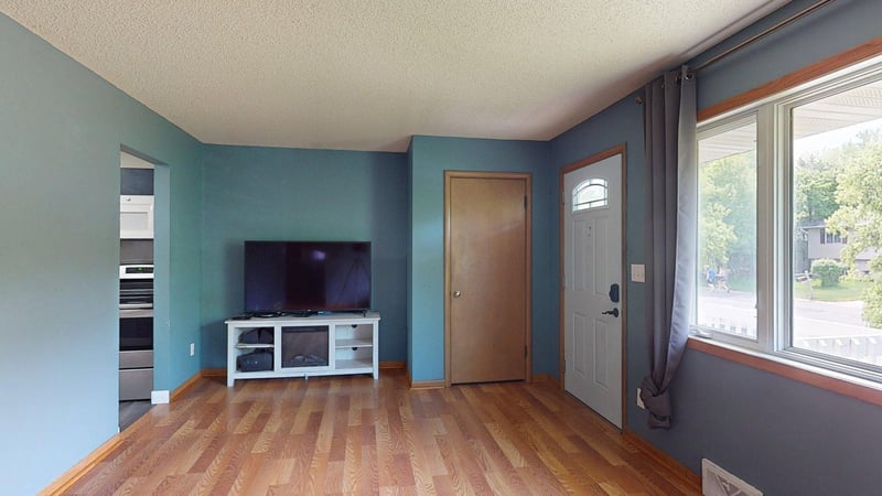 107 9th Ave NE, Dodge Center, MN 55927