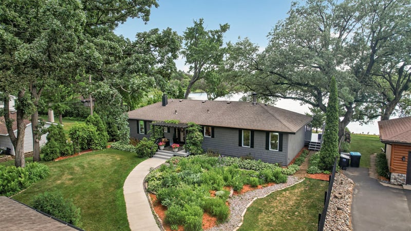 7805 Gloria Cir, Mounds View, MN 55112