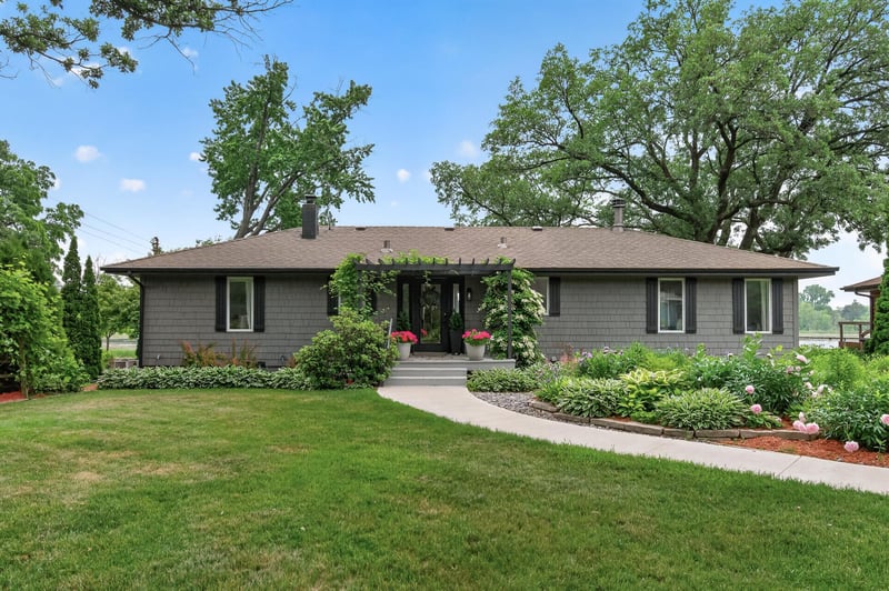 7805 Gloria Cir, Mounds View, MN 55112