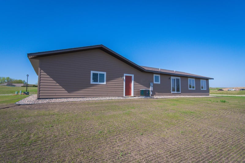 352 Halfaday Dr, Sauk Centre, MN 56378
