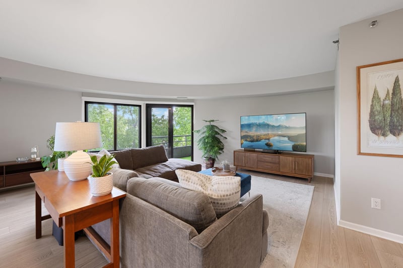 3141 Dean Ct #703, Minneapolis, MN 55416