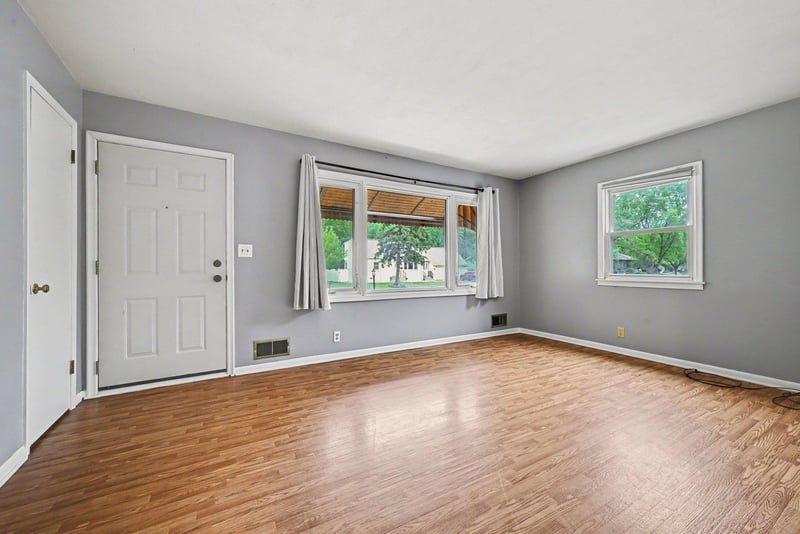 5422 Madison St NE, Fridley, MN 55421