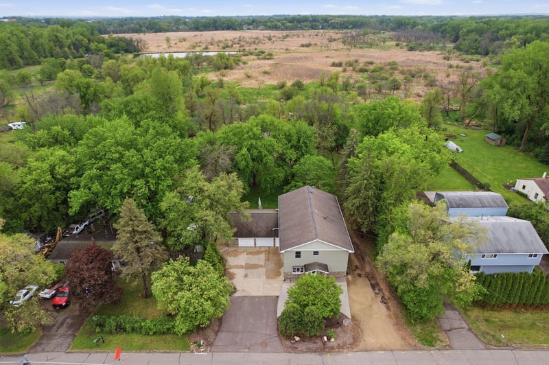 870 County Road F E, Vadnais Heights, MN 55127