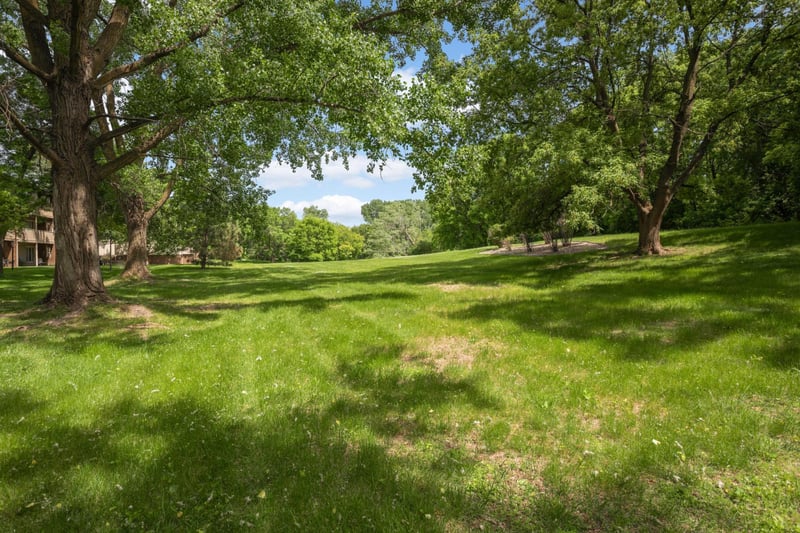 7623 Harold Ave, Golden Valley, MN 55427