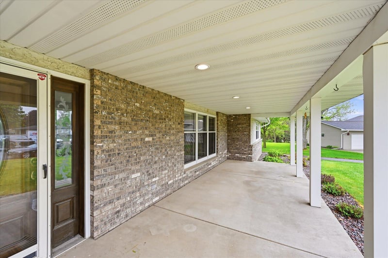 11826 Larabee Cir NE, Albertville, MN 55301