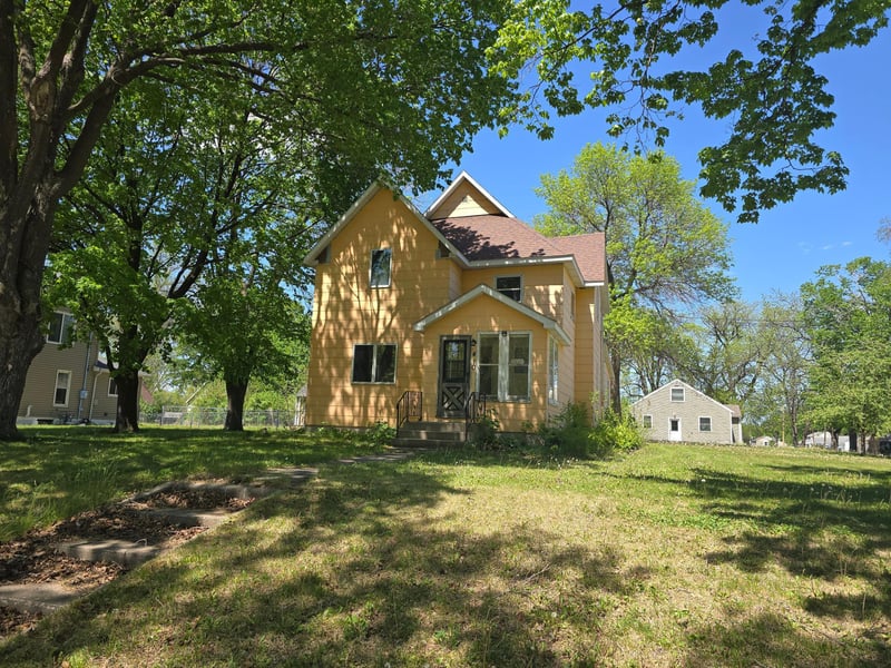 410 E Ciro St, Truman, MN 56088