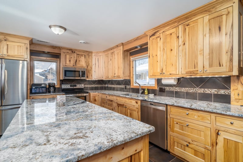 13233 Elmhurst Ln SE, Mentor, MN 56736