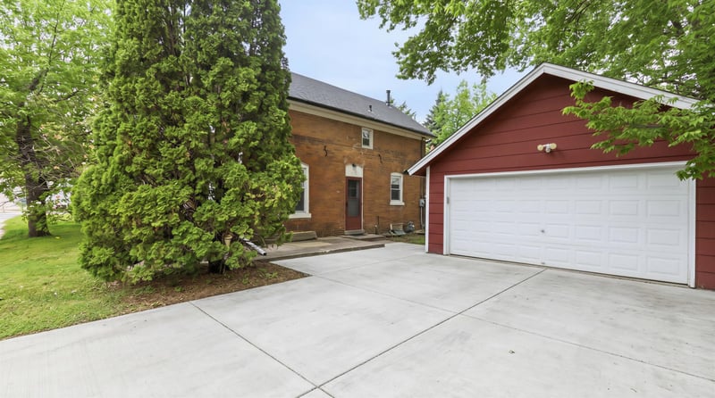 411 2nd Ave E, Shakopee, MN 55379