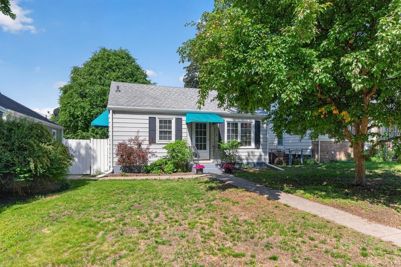5010 6th St NE, Columbia Heights, MN 55421
