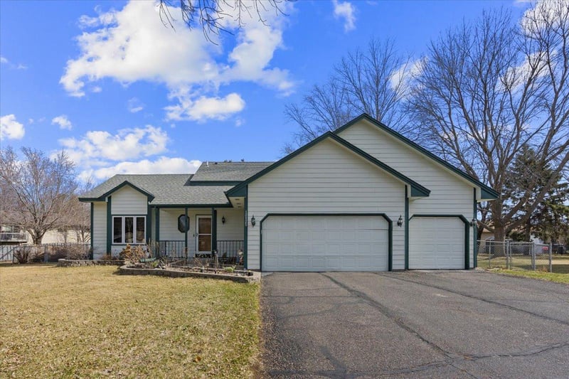 12125 Aztec St NW, Coon Rapids, MN 55433