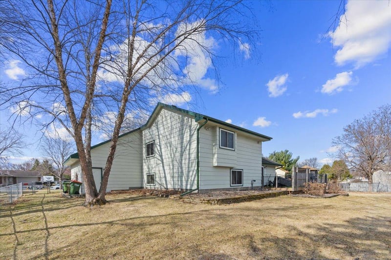 12125 Aztec St NW, Coon Rapids, MN 55433