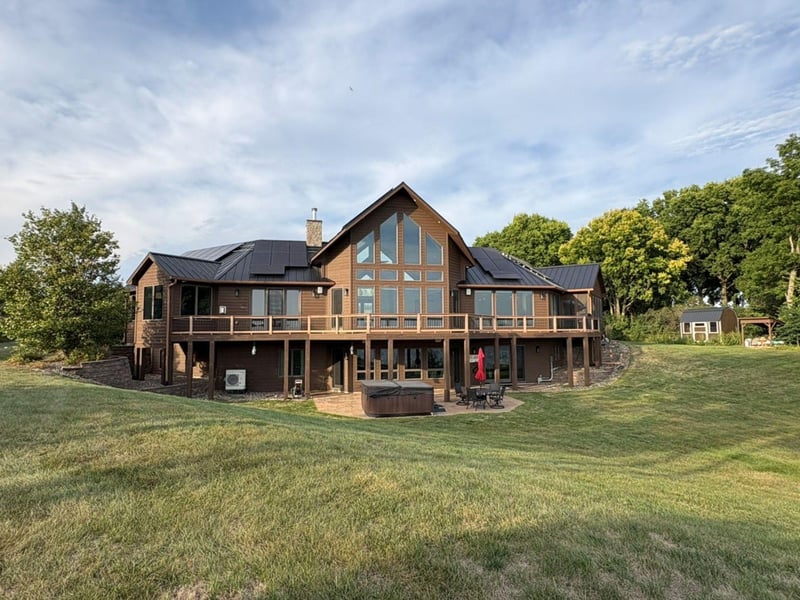 29675 Faith Ct, Cannon Falls, MN 55009