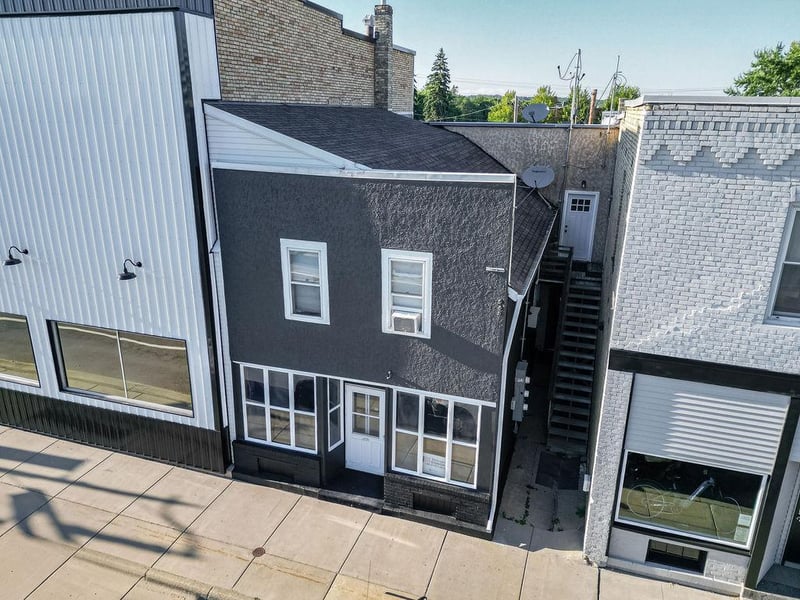 28 Main St W, Richmond, MN 56368