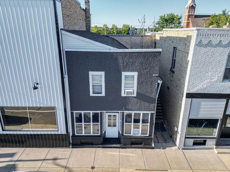 28 Main St W, Richmond, MN 56368