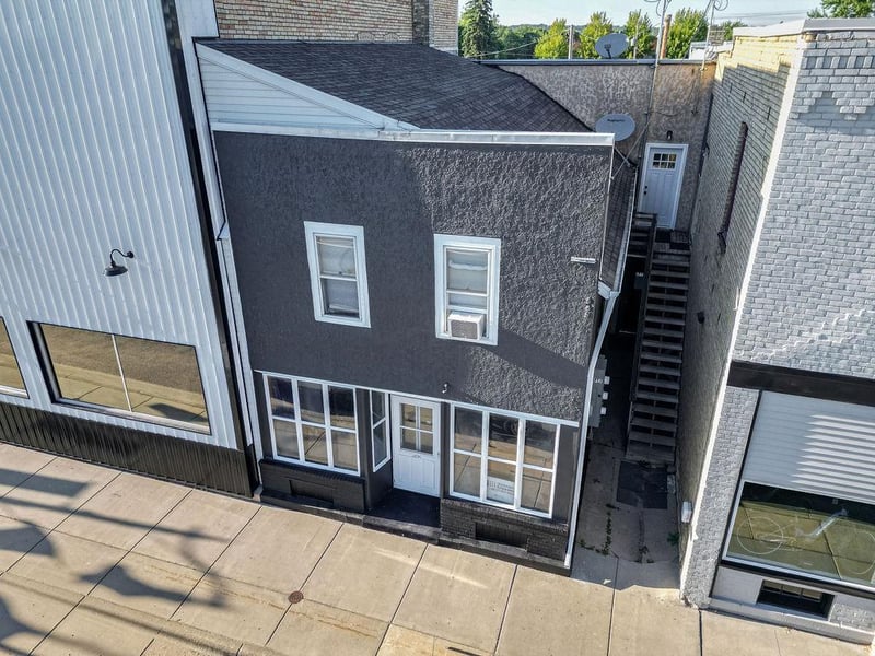 28 Main St W, Richmond, MN 56368