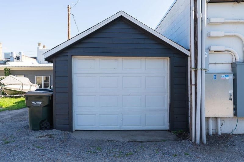 28 Main St W, Richmond, MN 56368