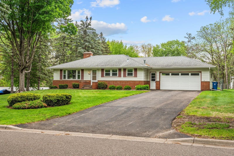 310 Lanewood Ln N, Plymouth, MN 55447