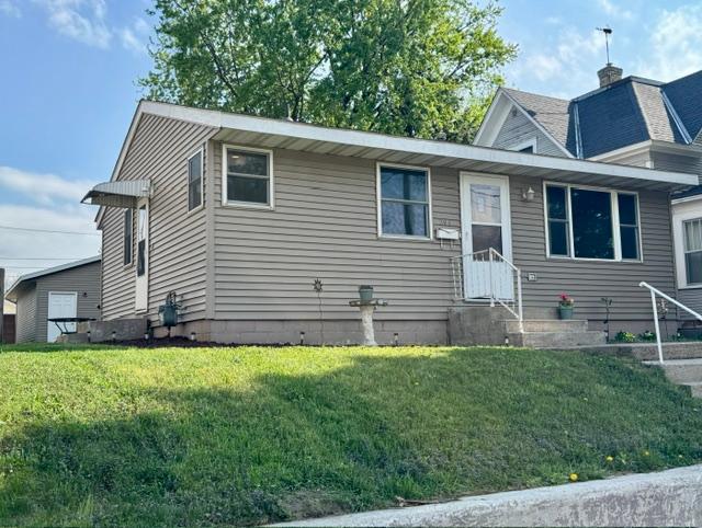 206 Elm Ave SE, Montgomery, MN 56069