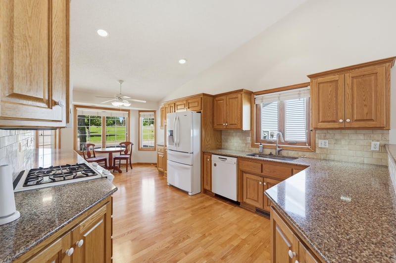1668 Mackubin St, Saint Paul, MN 55117