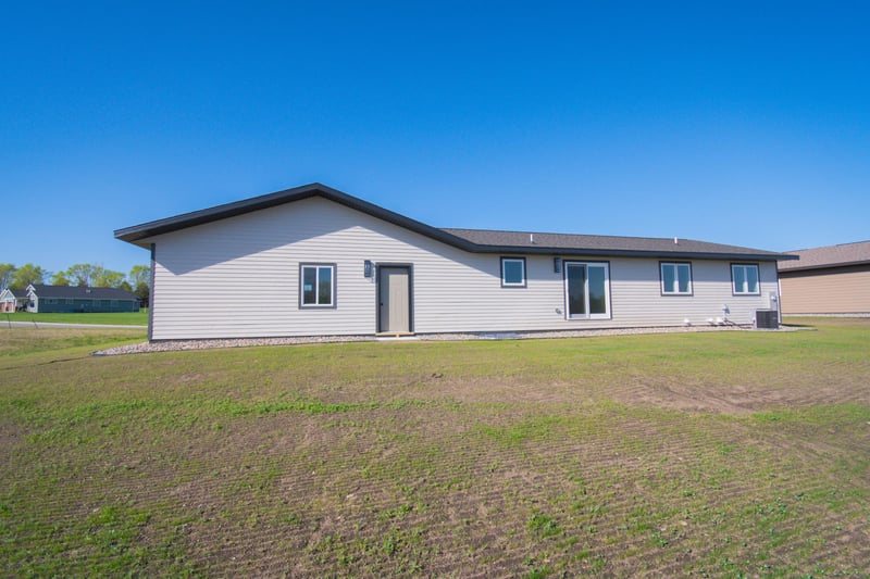 346 Halfaday Dr, Sauk Centre, MN 56378