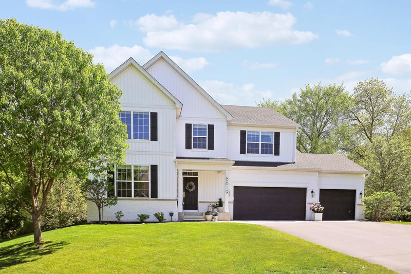 8619 Portage Ln E, Shakopee, MN 55379