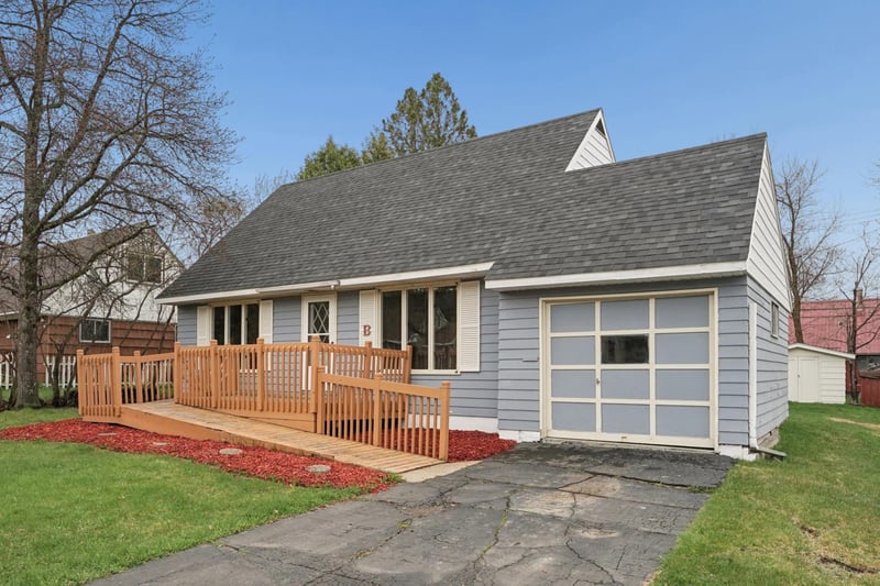 320 Andover Rd, Hoyt Lakes, MN 55750
