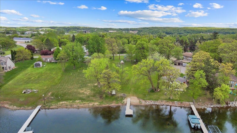 605 Chinook Ave SW, Avon, MN 56310