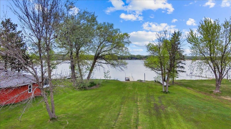 605 Chinook Ave SW, Avon, MN 56310