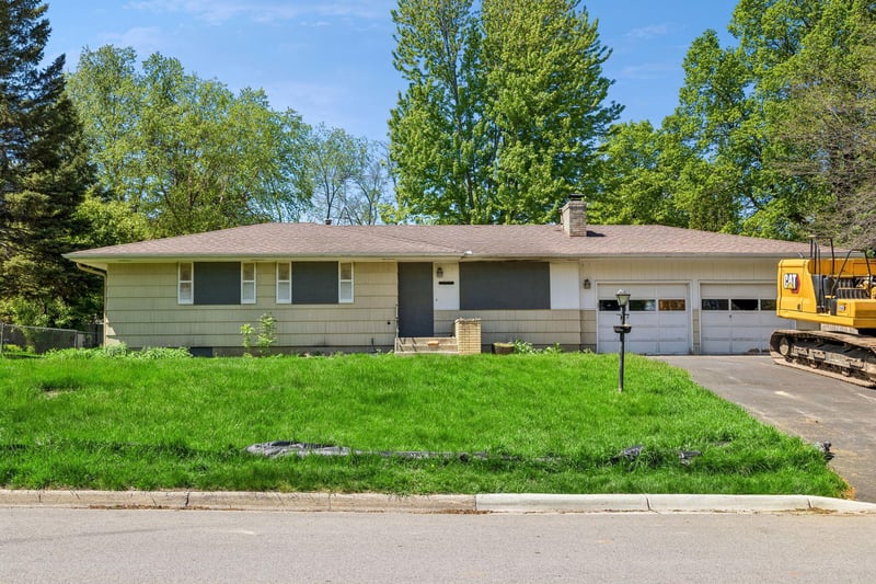 10542 Vessey Rd, Bloomington, MN 55437