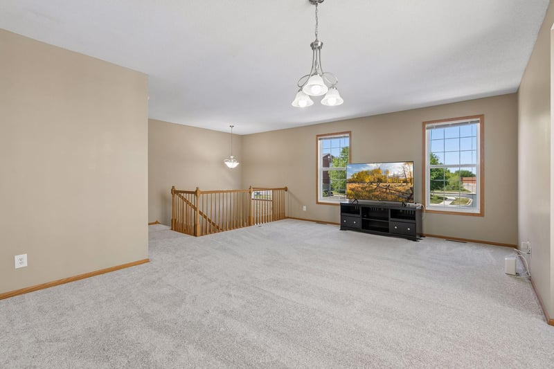 7944 Stratford Cir N, Shakopee, MN 55379