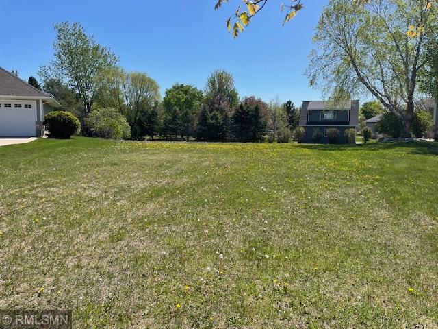 1379 Heritage Ave NW, Hutchinson, MN 55350