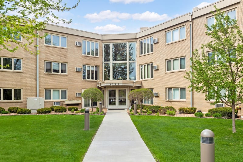 4360 Brookside Ct #105, Edina, MN 55436