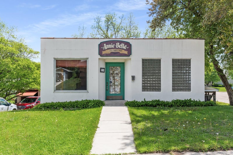 739 Willow St, Faribault, MN 55021