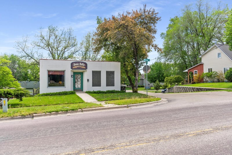 739 Willow St, Faribault, MN 55021