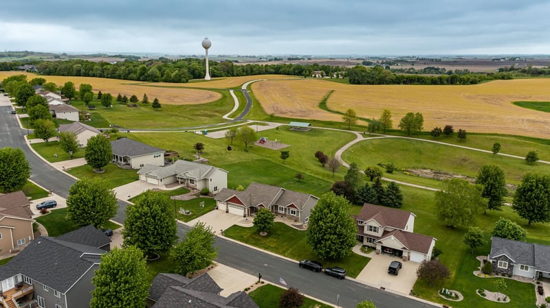 1213 Whispering Hills Dr, Saint Charles, MN 55972