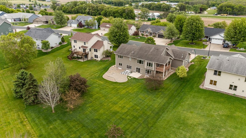 1213 Whispering Hills Dr, Saint Charles, MN 55972