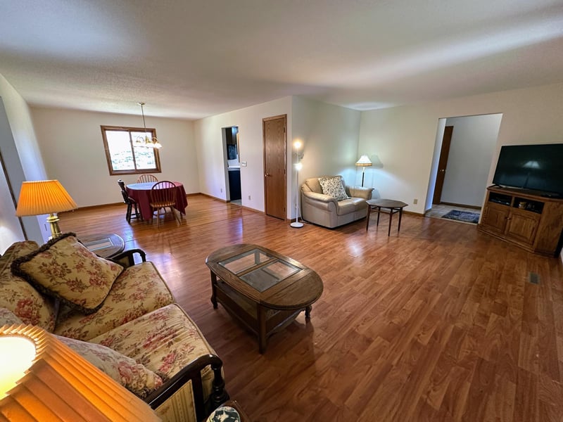 608 Pinetree Dr, Perham, MN 56573