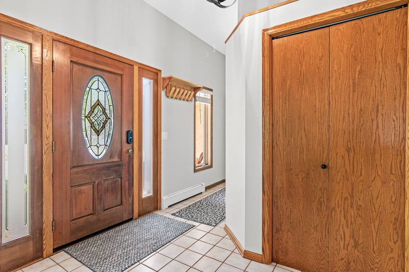 645 Lake Pine Dr, Shoreview, MN 55126