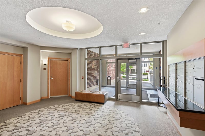 2550 38th Ave NE #213, Saint Anthony, MN 55421