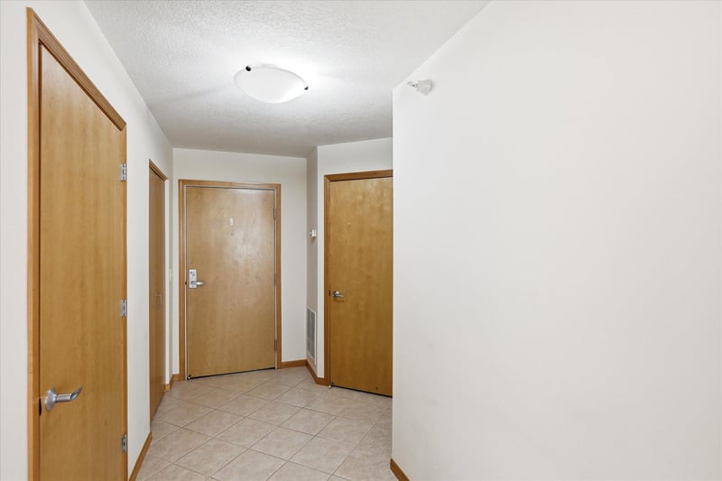 2550 38th Ave NE #213, Saint Anthony, MN 55421