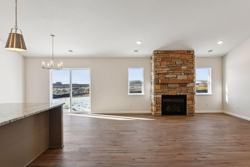 1401 Mallard Ln, Belle Plaine, MN 56011