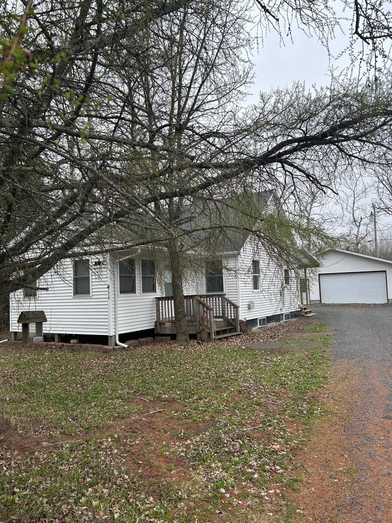 411 S River St, Cook, MN 55723