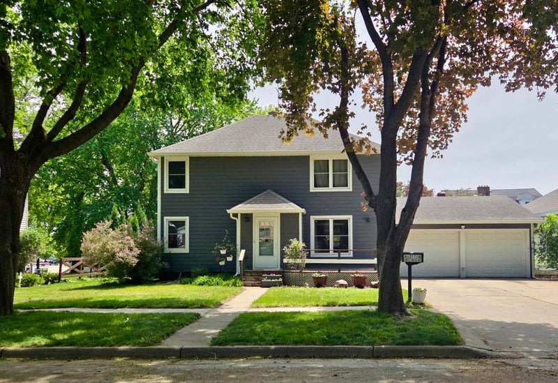 317 W Lincoln St, Luverne, MN 56156