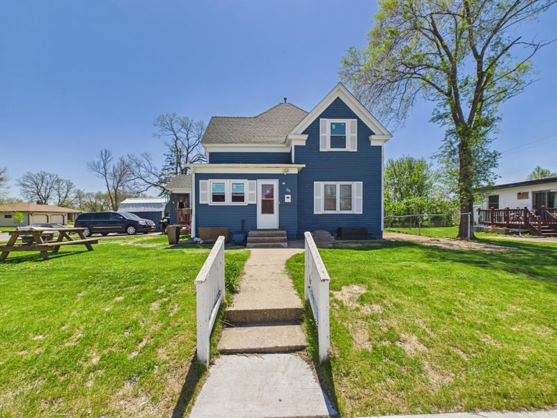 205 6th St S, Sauk Centre, MN 56378