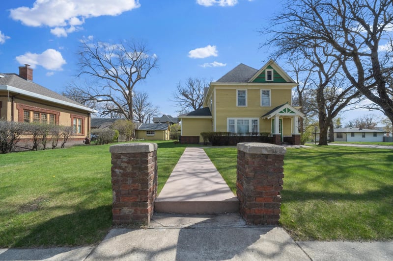 424 6th Ave W, Alexandria, MN 56308