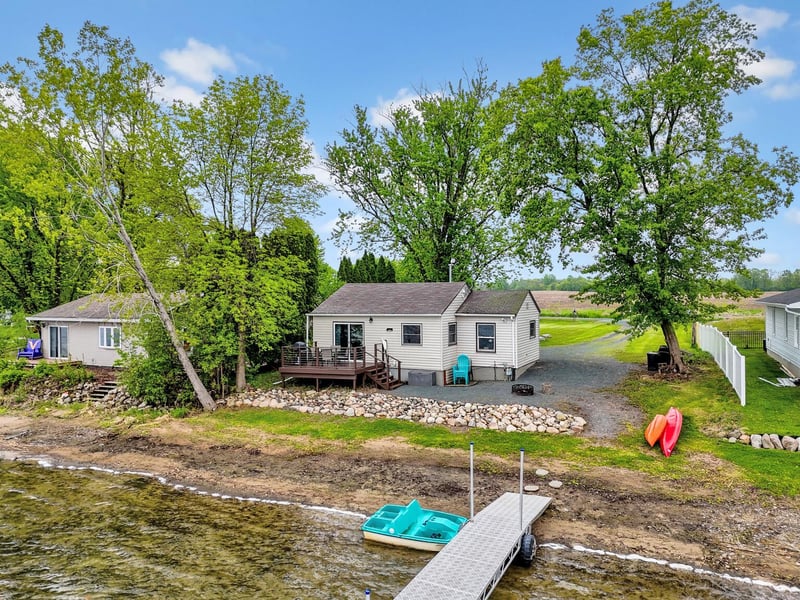 11900 Mentzer Trl, Lindstrom, MN 55045