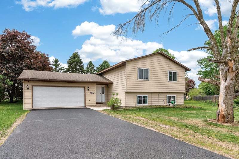 3914 67th St E, Inver Grove Heights, MN 55076