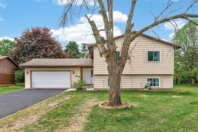 3914 67th St E, Inver Grove Heights, MN 55076