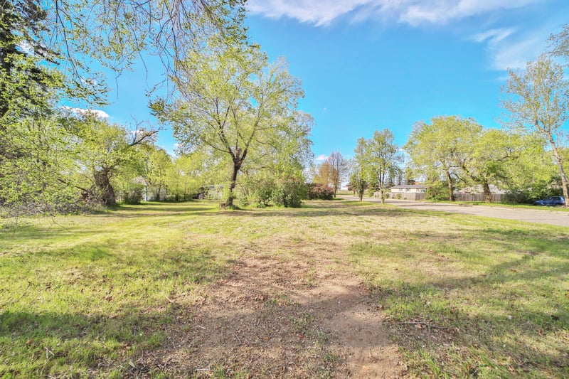 221 Dakota Ave SE, Staples, MN 56479